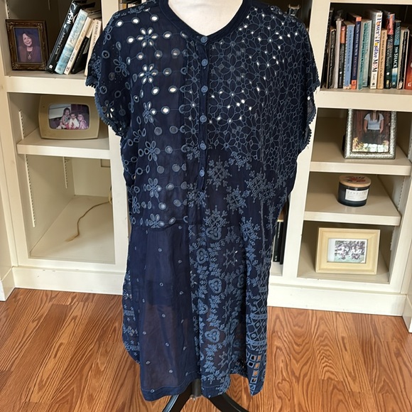 Johnny Was Winnie Patchwork Navy Blue Embroidered Tunic Size Medium - Picture 1 of 16